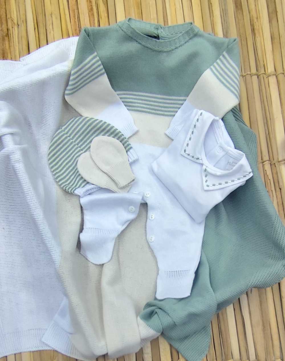 Kit Completo de Saída de Maternidade em Tricô Bebê Menino - Imagem 4